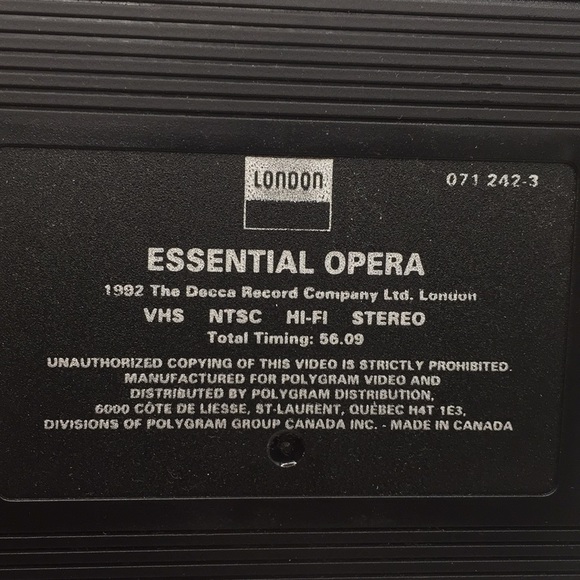 Essential Opera VHS Video with Booklet Musicals Broadway Performing Arts Vintage - Picture 7 of 9